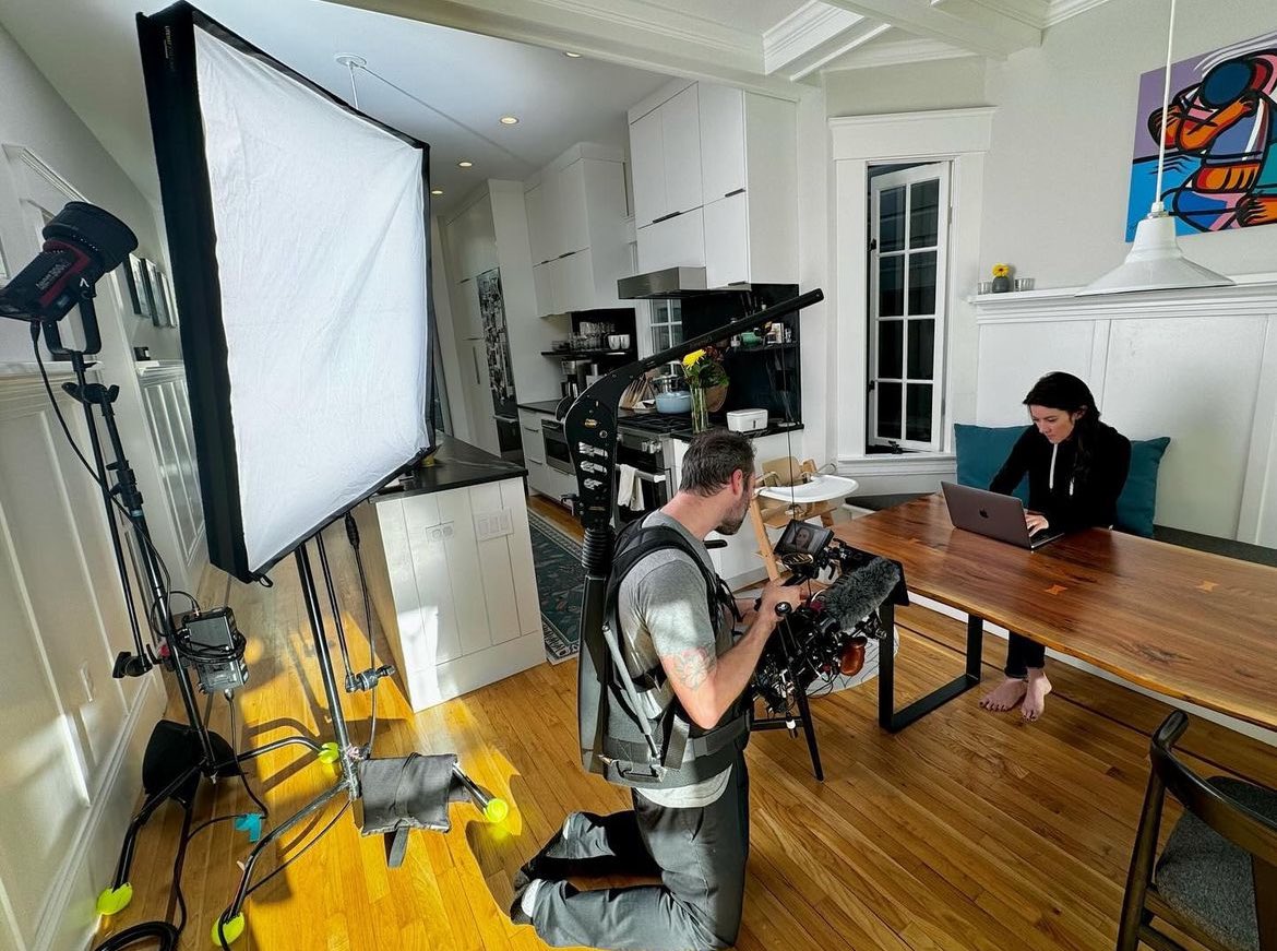 litegear's tweet photo. Check out these behind-the-scenes #LiteMat 8 shots by the talented 📷 Gorilla Creative group! 🎬
#LiteGear #SetLighting #Filmmaker #filmlife #bts https://t.co/H1kQKp0pzY