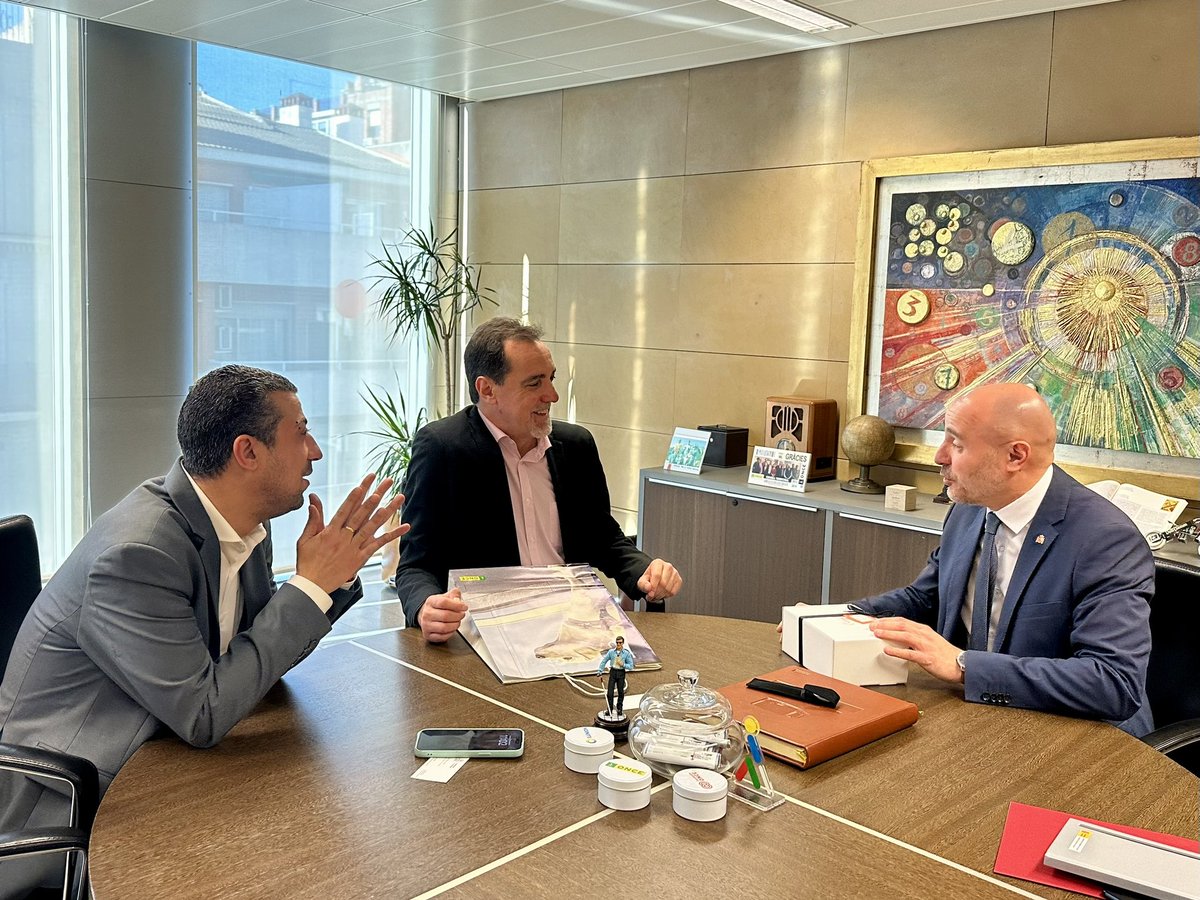 Des de <a href="/ONCECatalunya/">ONCE Catalunya</a> fan una feina imprescindible per millorar la qualitat de vida i empoderar les persones amb discapacitat. 

Avui donem resposta a la reivindicació històrica d’eliminar el terme "dismunuït" amb la reforma de l'art. 49 de la Constitució.