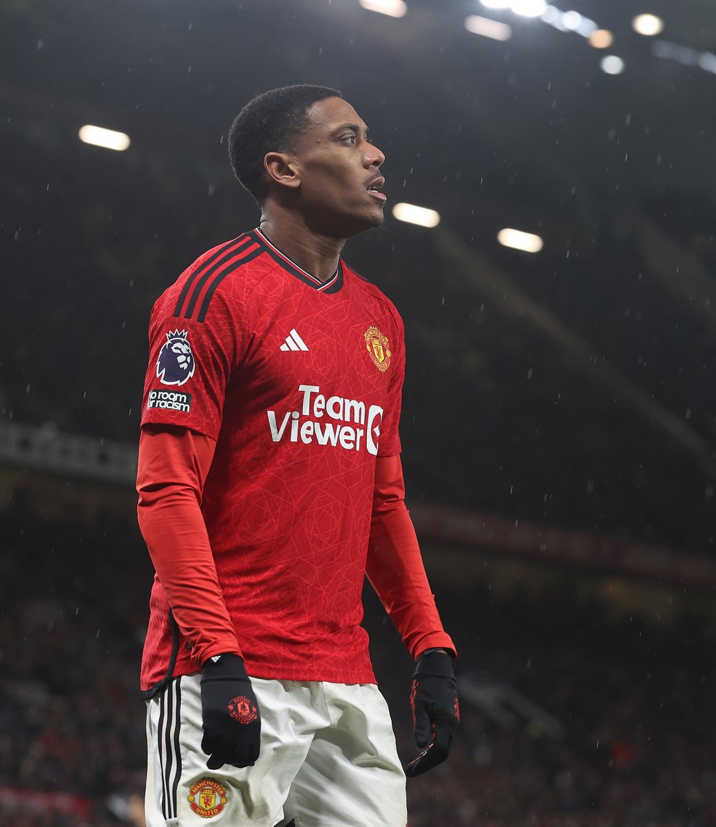 Anthony Martial's agent Philippe Lamboley: 'Anthony will not leave [#mufc this month] and will stay until his contract ends in June.' [@SkySportsNews]