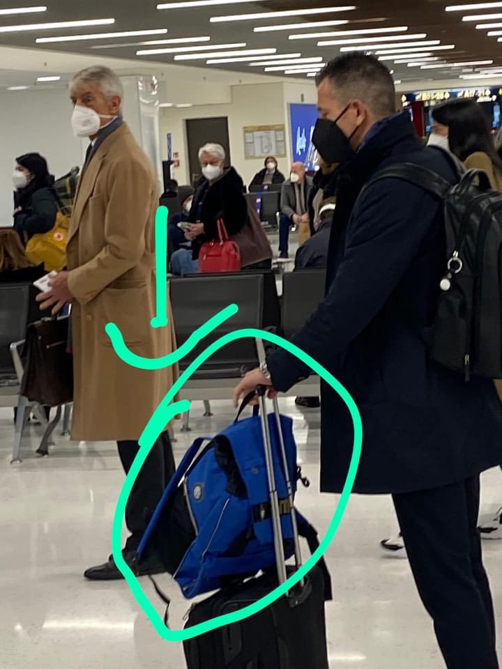 Gladius_bw's tweet image. Gentile @Aia_it, vi prego di fornire all’arbitro #Doveri un vostro zaino d’ordinanza, altrimenti il fischietto da voi designato a dirigere #LecceJuventus sarà costretto ad usare quello nerazzurro… 🤔