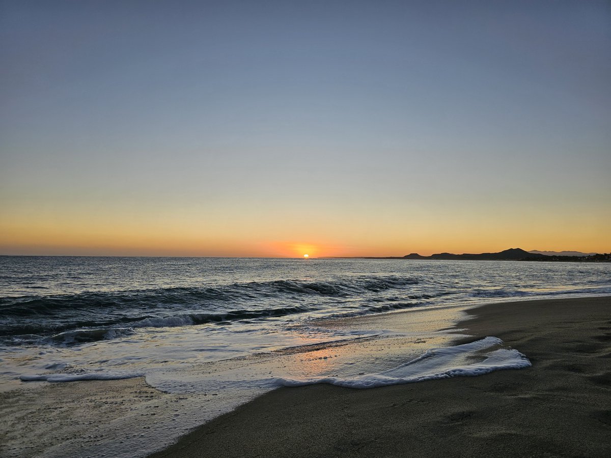TheBuzzPR's tweet photo. Savoring every sunrise. ☀️✨ #SunriseMagic https://t.co/l42MEukw4j