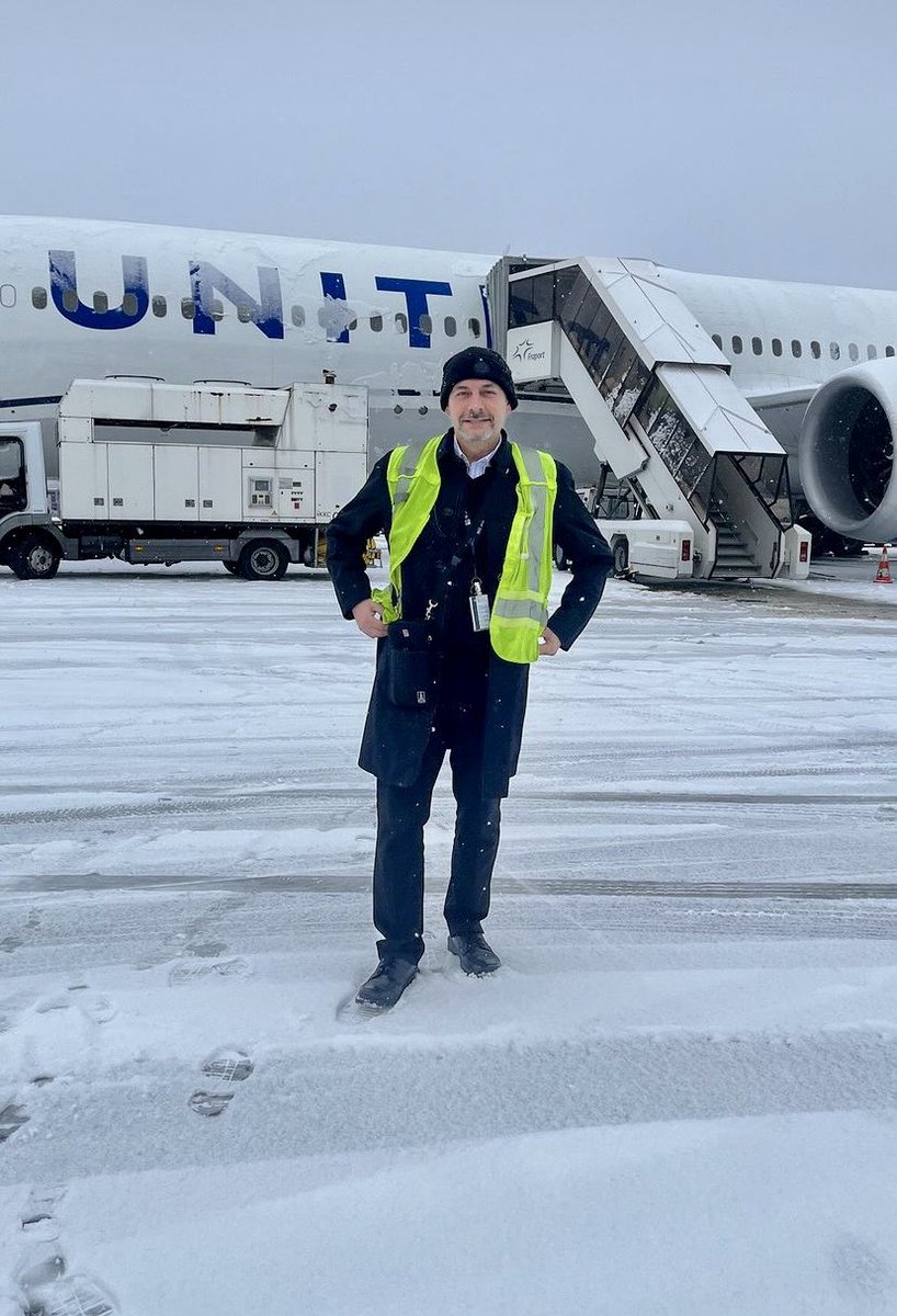 Winter arrival FRA
Old man winter stopped by in Frankfurt. Our CS staff still committed to assisting arriving and departing customers on outside remote positions! #teamfra @weareunited @flyingphilipp @UKraft2 @AndreaNPunited