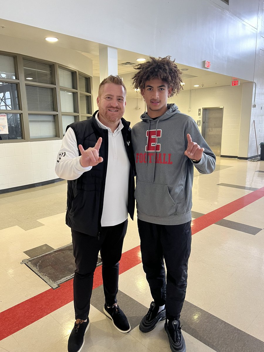 AJ Howard (@theajhoward) on Twitter photo 813 I’m coming home! I am #committed to The University of South Florida🤘🏽
Let’s get to work💚#GoBulls
<a href="/USFFootball/">USF Football</a> <a href="/CoachGolesh/">Alex Golesh</a> <a href="/CoachJamesRowe/">James Rowe III</a> <a href="/CoachBahler/">Coach Will Bahler</a> <a href="/EdgewaterFB/">Edgewater Football</a> <a href="/CamDuke11/">Cam Duke</a> <a href="/CoachMarkDuke/">Mark Duke</a> 813 I’m coming home! I am #committed to The University of South Florida🤘🏽
Let’s get to work💚#GoBulls
<a href="/USFFootball/">USF Football</a> <a href="/CoachGolesh/">Alex Golesh</a> <a href="/CoachJamesRowe/">James Rowe III</a> <a href="/CoachBahler/">Coach Will Bahler</a> <a href="/EdgewaterFB/">Edgewater Football</a> <a href="/CamDuke11/">Cam Duke</a> <a href="/CoachMarkDuke/">Mark Duke</a>