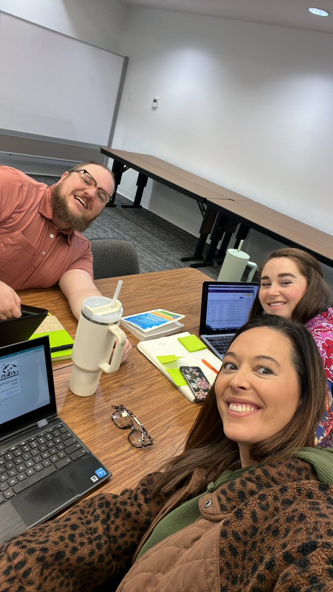 scarp0623's tweet photo. So excited to be back for the Secondary Literacy Cohort! @WarrenINPD https://t.co/Kzd2xpKpjm