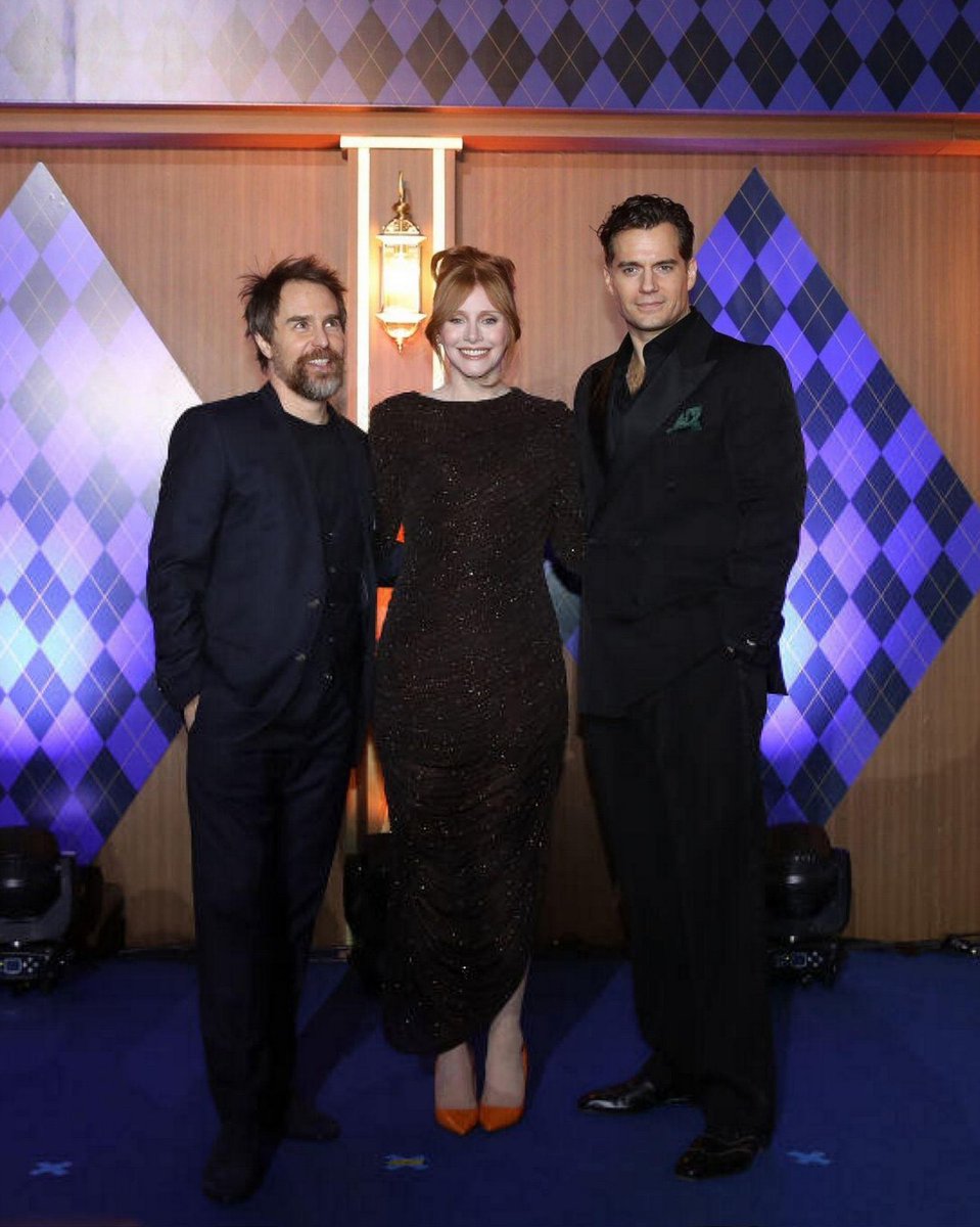 hcavillnation's tweet photo. 📷 | Henry Cavill, Bryce Dallas Howard e Sam Rockwell #Argyllemovie https://t.co/yA0FrtRC88