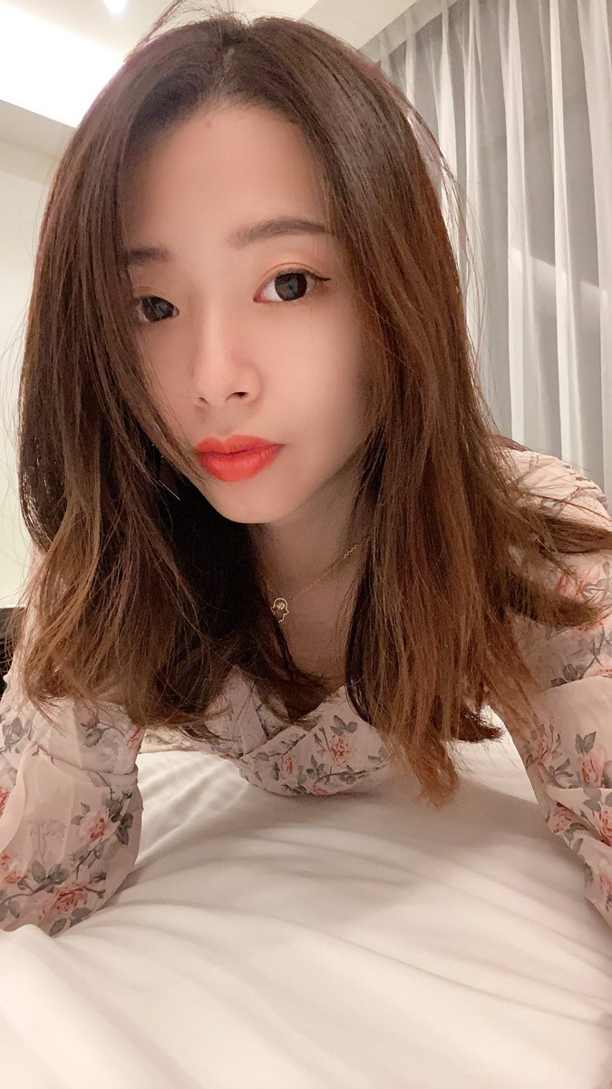 Alice12077's tweet photo. 怎麼停止在乎一個人？ https://t.co/Vyfbh7Qnuz