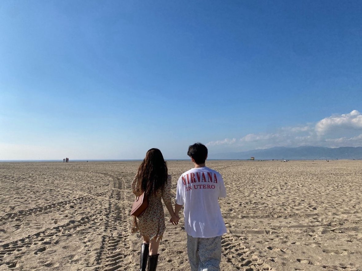 mandu_mavis's tweet photo. What on earth with this two ! omo is it a collab or what ! tell me 🤯 https://t.co/VVuph4NYfp