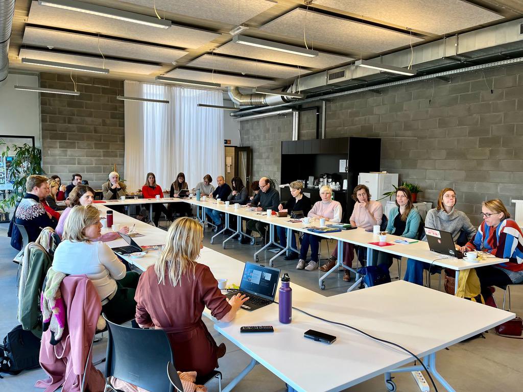 🇪🇺The EU Commission ‘Farm to Fork Strategy’ Unit visited Ghent for a fruitful exchange on: 🍅Ghent's food strategy, agricultural vision & procurement policy 🗑️EU plans for a sustainable food system & less food waste We ended w/ a demo of the smart scale to minimize food waste 👇