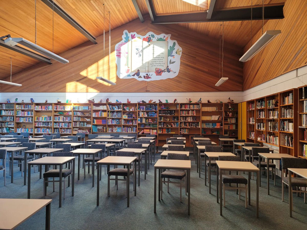 @DCULIB Outreach & Engagement Librarian @mise_eilis and Archivist @KillDowning visited @DominicanCGA to view their archival documents, meet the teachers and students and marvel at their incredible library & Harry Clarke stained glass window. Huge thanks to the @DominicanCGA team!