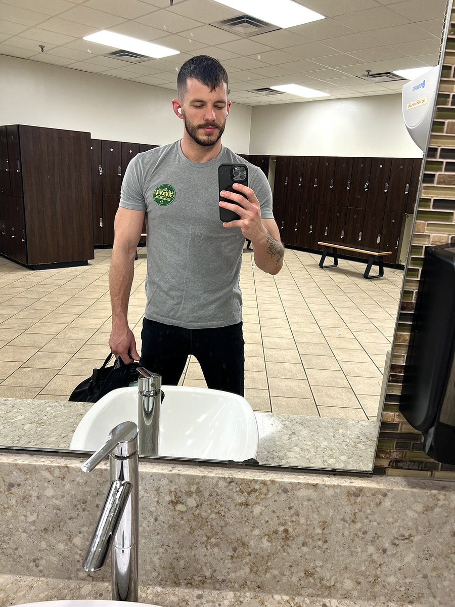 Dustin with a D tweet media