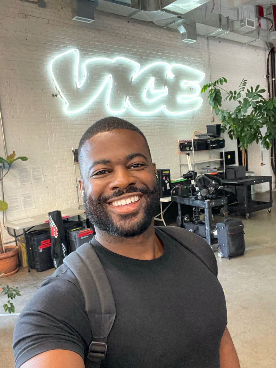Hello from NYC! 🇺🇸 I’m really excited to be back here investigating LGBTQ stories 🏳️‍🌈 This will be a huge year for LGBTQ rights - across the globe. If you have a story or insight to share, please do get in touch... DM here or on Insta, or ben.hunte@vice.com ✌🏾