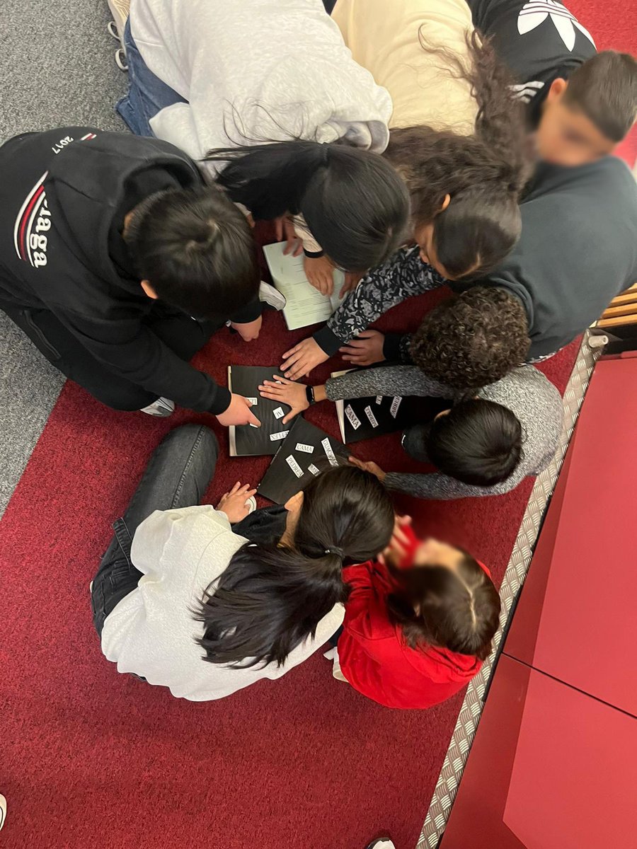 Ahir, alumnes de 3er d'ESO de la <a href="/LaSalleComtal/">La Salle Comtal</a> van organitzar un Escape Room per als companys de 6è de Primària amb la Filmoteca d'escenari.

Criptogrames, codis i elements ocults inspirats en la pel·lícula "Coraline" van dur de corcoll els joves participants.

#ApadrinaCultura