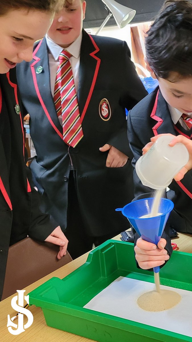 sjcrmain's tweet photo. Our Year 7&amp;8 STEM Club tackled the science of avalanches this week! Using everyday materials like rice, lentils and sand, they explored the complex mechanisms behind these natural disasters. 
#STEMEducation #SJCRCollaboration #STEMwhiz #handsonlearning https://t.co/aqwa8cCsDR