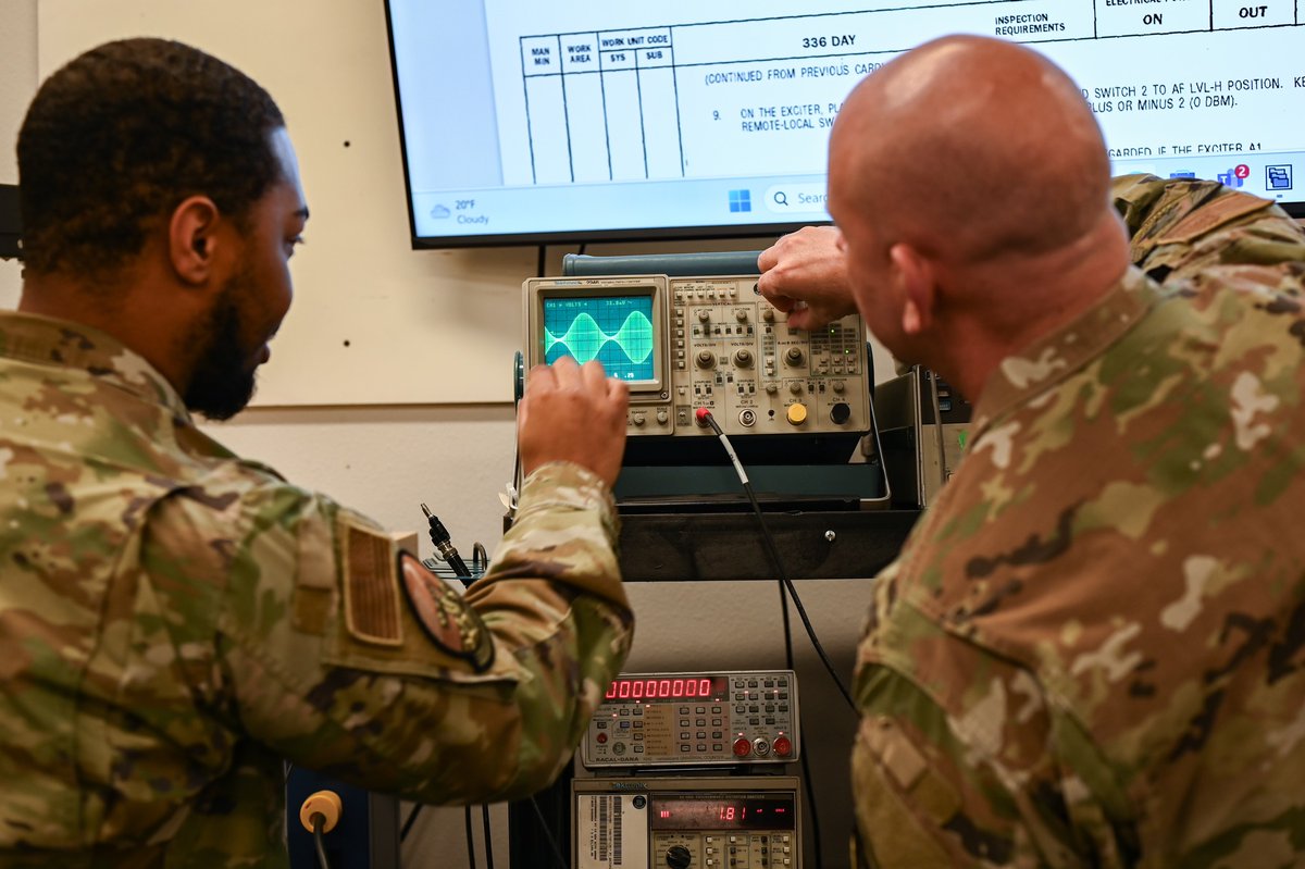 AETCommand's tweet image. Introducing our amazing #RAWS Airmen in action during a recent #TeamXL leadership visit at @LaughlinAFB! 💪 #TheFirstCommand is committed to shaping empowered #Airmen through innovative learning sciences and cutting-edge technology. 

Check out the shots here: 📸🔥
