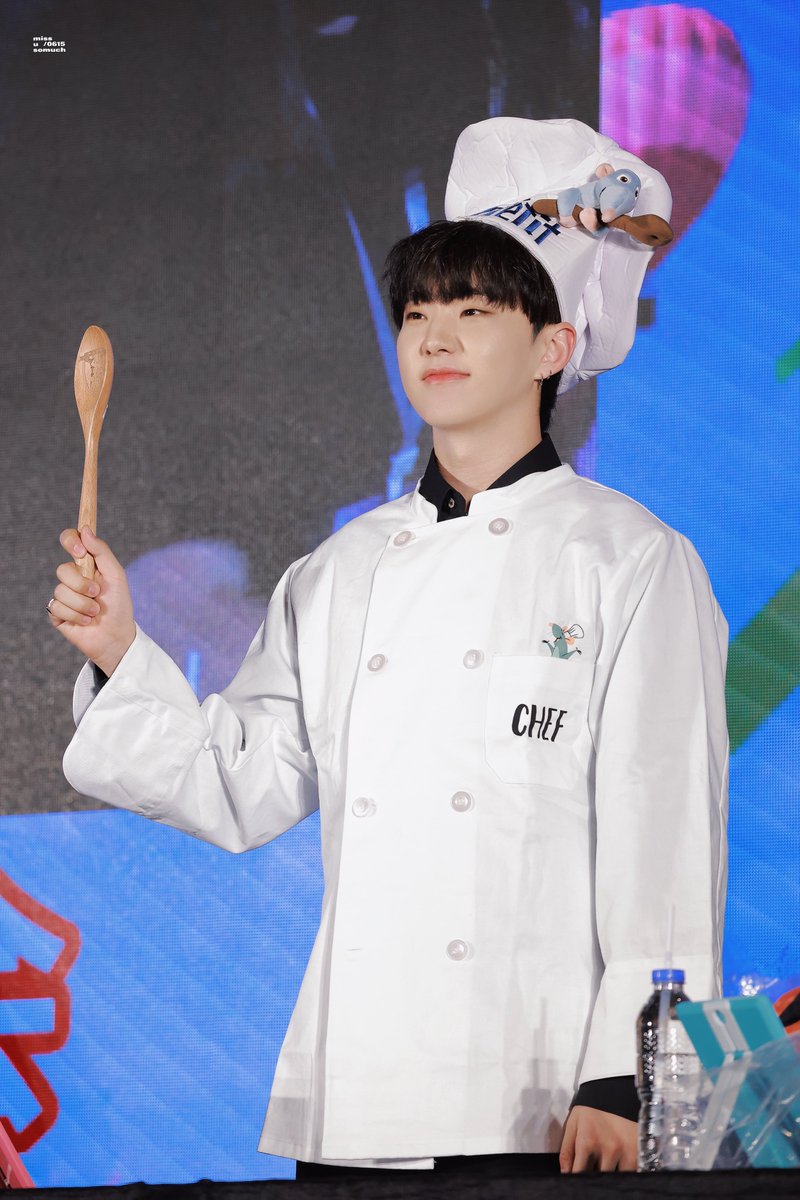 missusomuch0615's tweet photo. 240118 이즈위 팬싸

#세븐틴 #SEVENTEEN #권순영 #호시 #hoshi #ホシ https://t.co/gzDiaJ7r3H