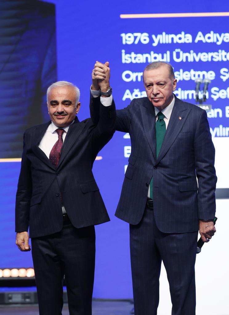 ziya_polat's tweet photo. 📍Ankara ATO Kongre Merkezi

Genel Başkanımız ve Cumhurbaşkanımız Sn. Recep Tayyip Erdoğan’ın tensipleriyle AK Parti Adıyaman Belediye Başkan Adayı olmanın gururunu ve sevincini yaşıyorum.

Şehrimizi daha iyi bir noktaya taşımak için el ele, gönül gönüle, birlik ve beraberlik içerisinde çalışacağımızın bilinmesini istiyor, siz değerli hemşerilerimden dua ve desteklerinizin devamını diliyorum.

Rabbim yar ve yardımcımız olsun. 

@RTErdogan @Akparti