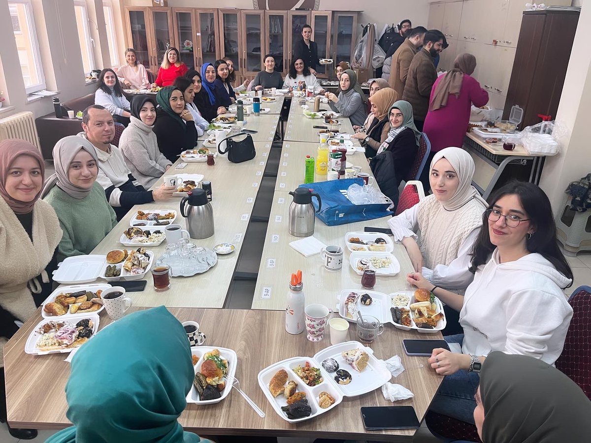 EneslerL's tweet photo. 📸 Dönem sonu kahvaltı etkinliğimizden kareler…

#Eaihl https://t.co/X03LY8MvyD