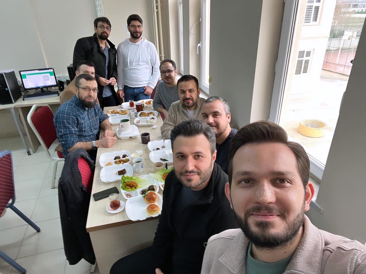 EneslerL's tweet photo. 📸 Dönem sonu kahvaltı etkinliğimizden kareler…

#Eaihl https://t.co/X03LY8MvyD