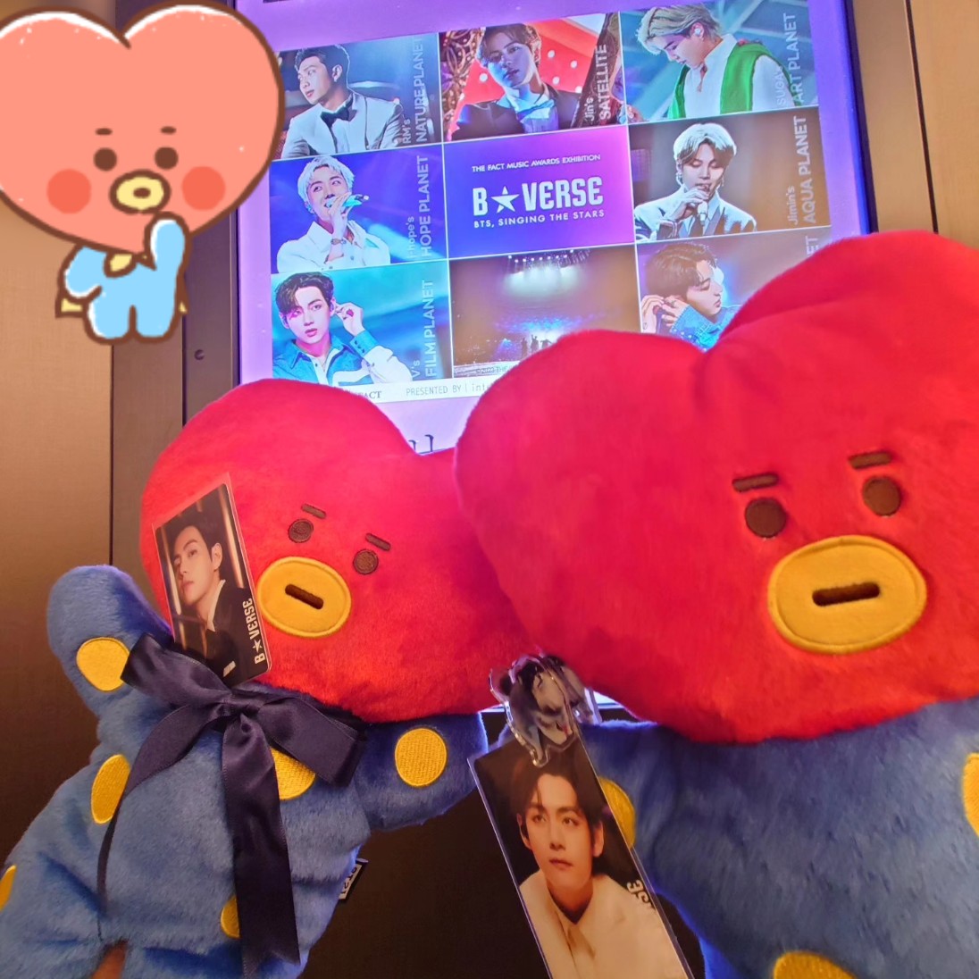 silvestar_v's tweet photo. ランダムトレカ　マンネライン
ぐるぐる3名で
交換できて嬉しかったぁ❣️
ありがたい💜💚🐤→🐰→🐻
#btsbverse 
#Bversejapan_BTS https://t.co/OYO1HkEBFQ