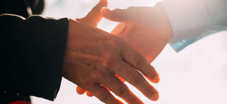 dircom69's tweet image. La construction de relations solides avec les clients est cruciale. Investissez du temps dans la compréhension de leurs besoins à long terme. La confiance est la clé d&apos;une relation client fructueuse. Préparez-vous à renforcer ces liens. #RelationClient #JeudiCommunication