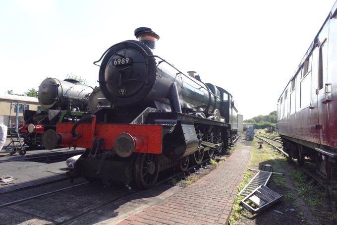 なんとなくブルーベル鉄道の写真あげ
Hall class の6989番Wightwick Hall号
ホグワーツ急行の機関車と同型機
今彼女の姉妹が豊島園でも見られますね 