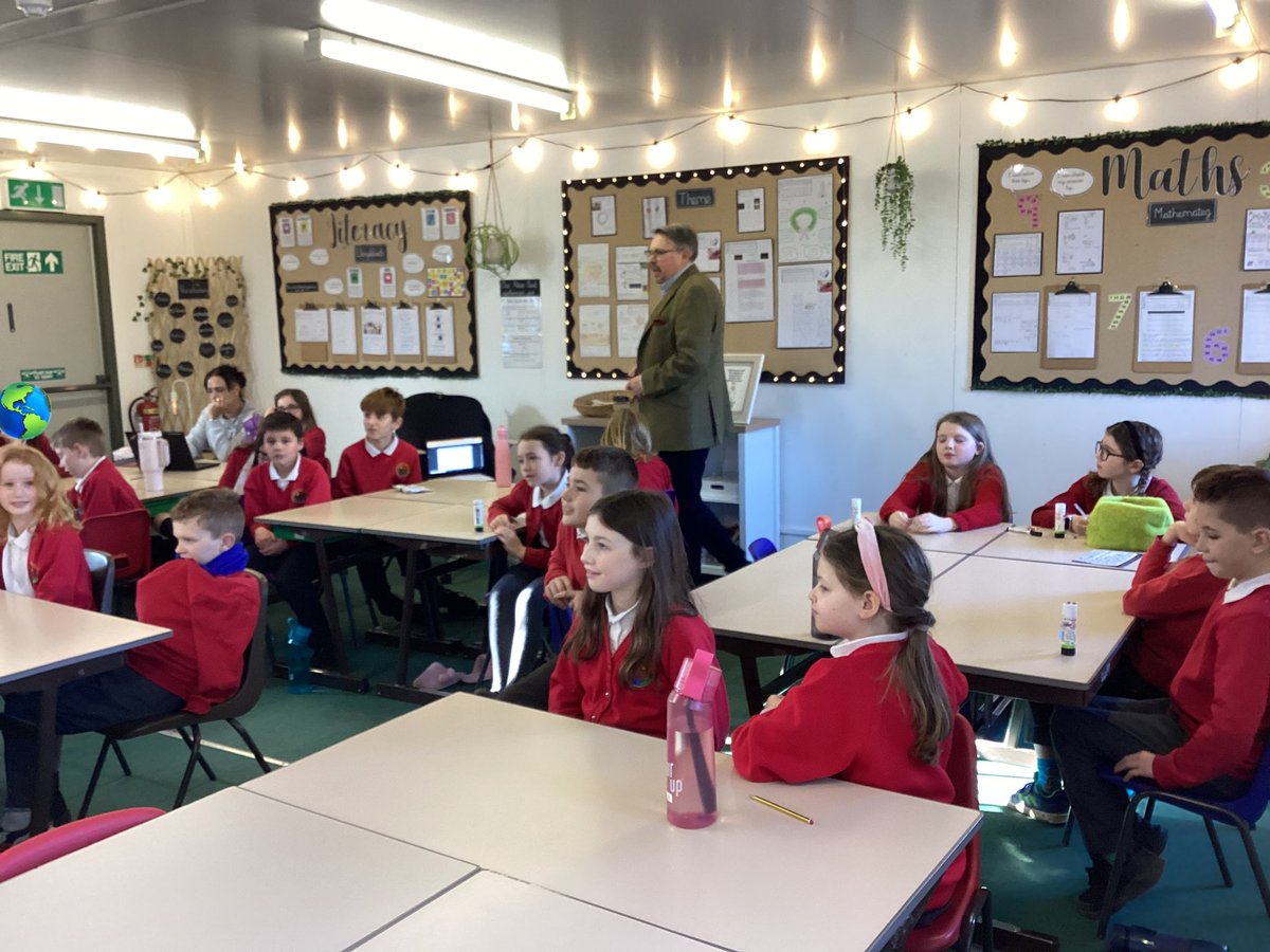 Ponthir CiW School tweet media