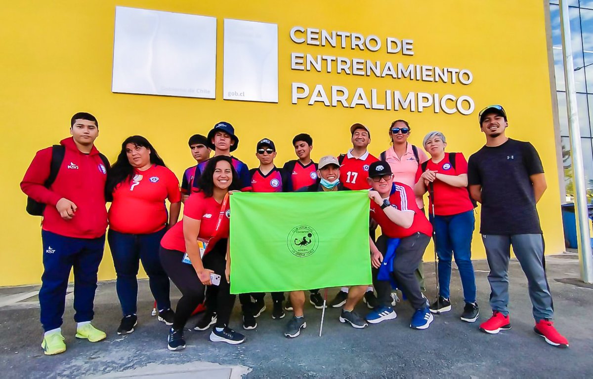 😎👏🏼 Jóvenes con discapacidad visual de La Serena aprendieron del gólbol Parapanamericano 👉🏼 Miembros del Club Deportivo Escorpión viajaron desde la Región de Coquimbo hasta #Santiago2023 para disfrutar de este silencioso Para deporte. 📰 bit.ly/3Sol6th