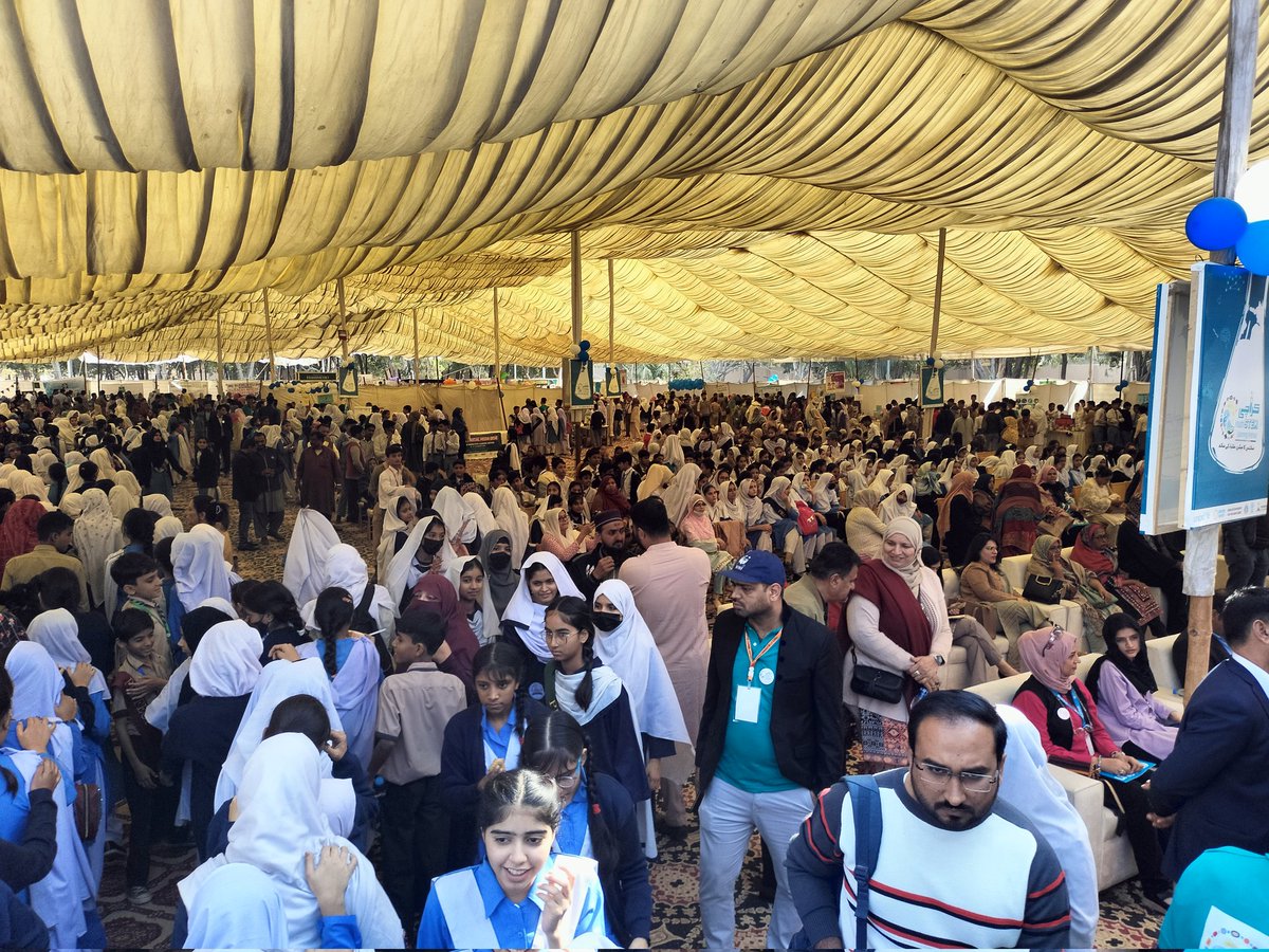 TharEduAlliance's tweet photo. In Sindh, 42% of private school children read at grade level, just ahead of 41% in government schools. Let's bridge this gap with @SELD_Sindh, @UNICEF_Pakistan, @GenUnlimited_, @TharEdAlliance at the #KarachiScienceFestival. Together, we can create a legacy of literacy! https://t.co/CsCCU1fquK
