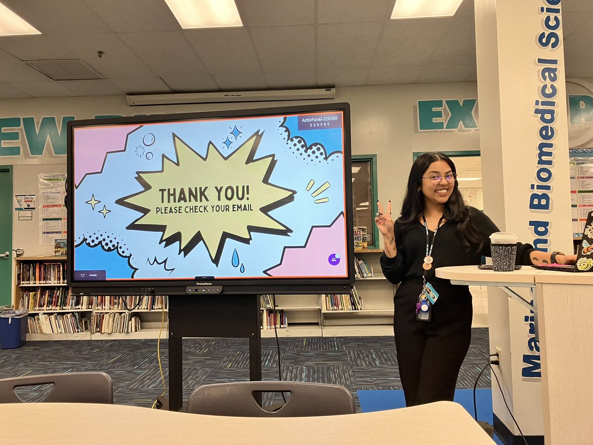 mscoombs_HIVE's tweet photo. Today’s PD was brought to you by me the literacy coach :) https://t.co/UmfqWEpHrf
