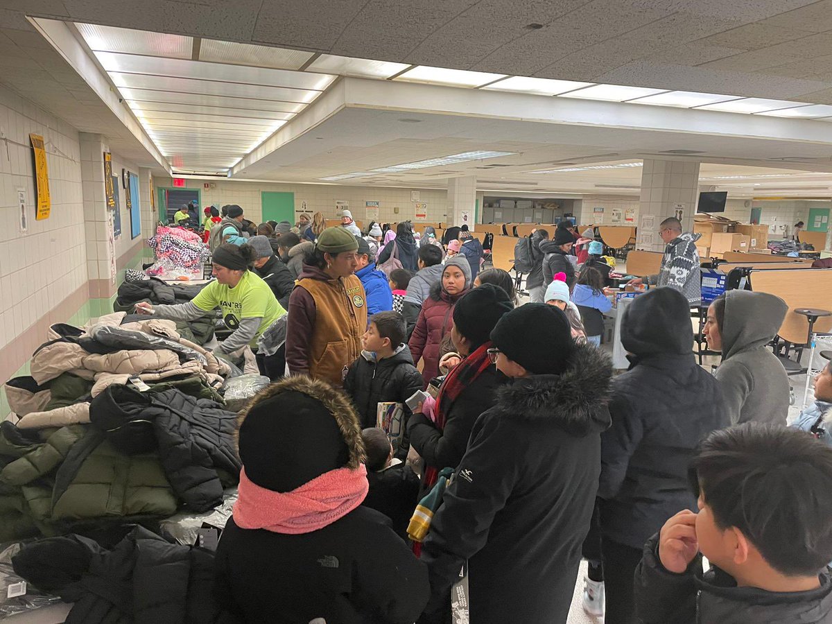 I made it home from Albany in time for our annual Día de Reyes giveaway!

Thanks to <a href="/DC9_IUPAT/">District Council 9</a>, the Las Doñas Academy, and the community at <a href="/ps89q/">PS 89Q The Jose Peralta School of Dreamers</a>, we were able to give 250 families a winter coat, hats, gloves, and toys to celebrate the holiday. 🧣🧸
