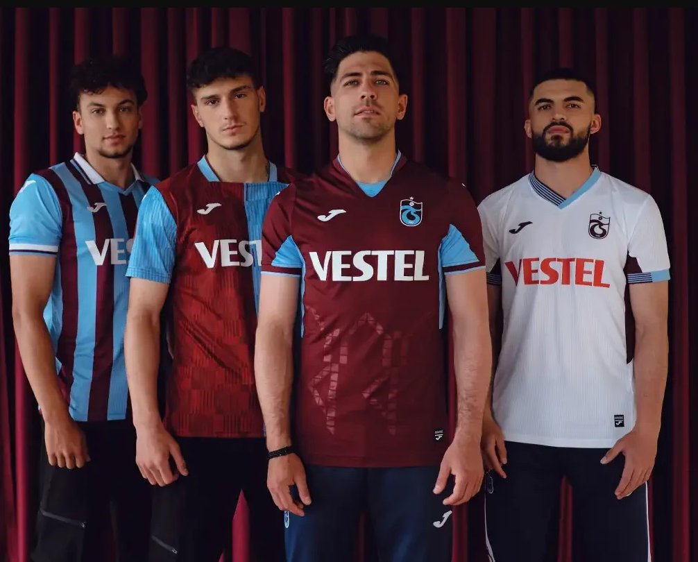 5 ADET YENİ SEZON TRABZONSPOR FORMASI HEDİYE EDİYORUZ! 

Bu tweeti RT yapıp <a href="/hasanyilmaz29/">Hasan Yılmaz</a>  ve @aklc61 hesaplarını takip eden 5 şanslı takipçimize yeni sezon forması hediye ediyoruz.

Çekiliş açıklanma tarihi: 22 Ocak Pazartesi

Bol şans! 😊👊