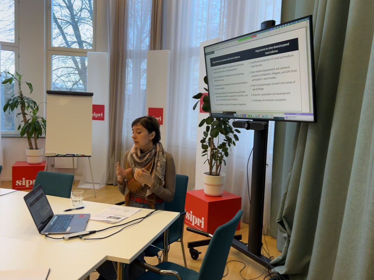 Fascinating presentation from Dr. Natalia Mamonova of @ruralis_no at @SIPRIorg today, on the topic of wartime agriculture in Ukraine. Themes of equity, sustainability, reform and resilience. Read her recent report here: tni.org/en/article/ukr…