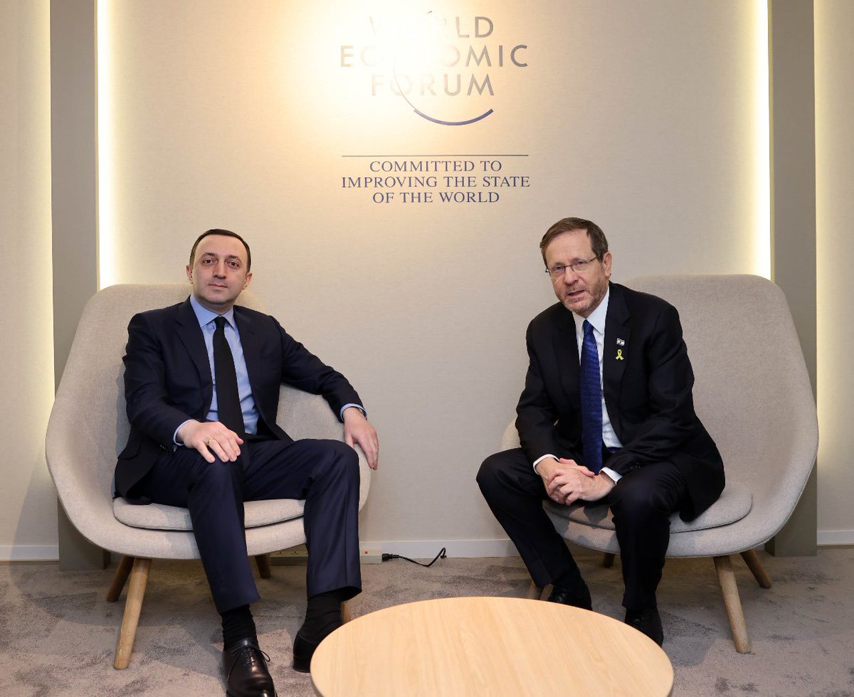Productive discussions w/@Isaac_Herzog in Davos, focusing on strengthening bilateral ties between 🇬🇪 & 🇮🇱 and emphasizing a comprehensive cooperation agenda. Expressing hopes for enduring peace and stability in the Middle East and beyond.