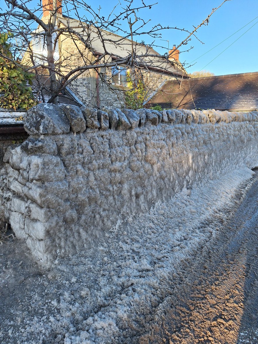 ⚠️ Ice ⚠️ on Brassington walls today. It is quite a peculiar sight! #Ice #WINTER #Brassington #peakdistrict