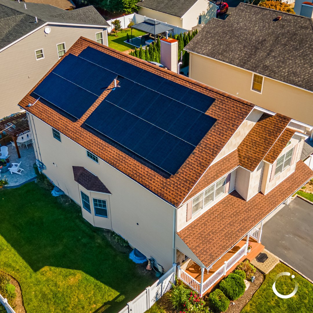 EmPowerSolar's tweet image. Power Move Thursday  ⚡️
Location: Merrick, NY
System size: 12.45 kW / 30 Panels / 415 Watt Panels
Annual Electric Savings: $3,638!
.
.
.
#PowerMoveThursday #SolarSavings #SolarPanels #SolarEnergy #CleanEnergy #LongIsland #PSEGLI #EmPowerSolar #Merrick #NassauCounty