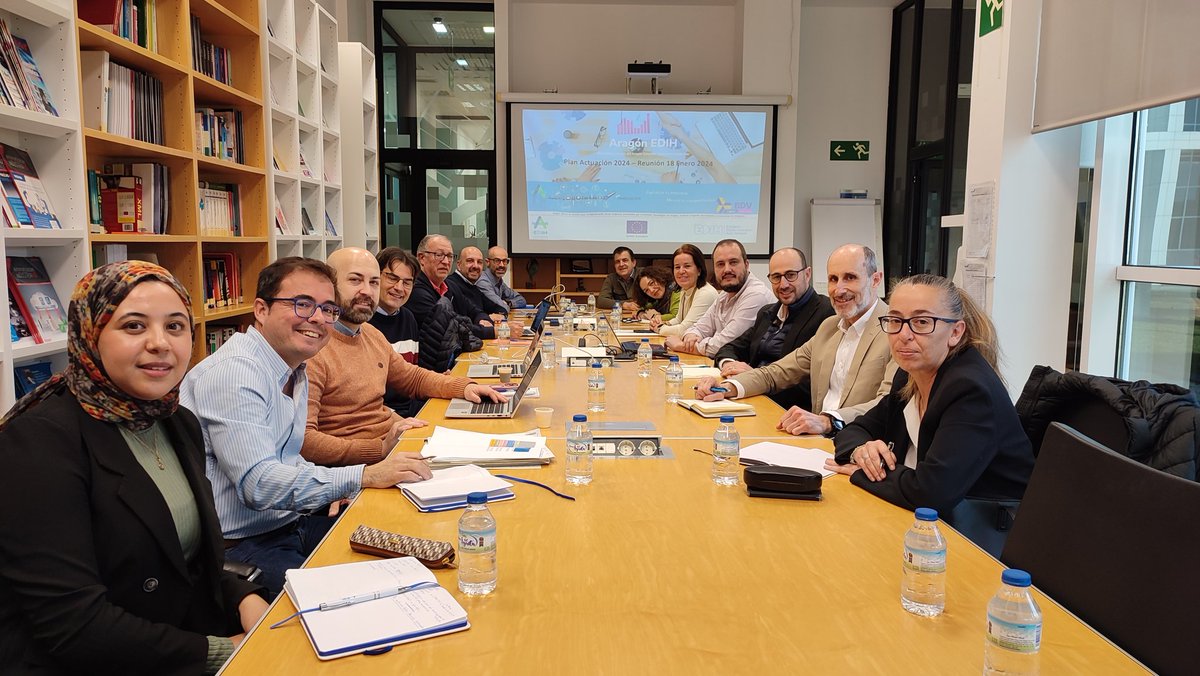 ¡Calentando motores! 🦾

Hoy hemos tenido la primera reunión de equipo del año nuevo. 

➡️ Planificando y preparando el programa de actividades, convocatorias y formaciones a desarrollar durante el 2024. 

Síguenos en redes y empieza hoy el camino hacia la digitalización.😉