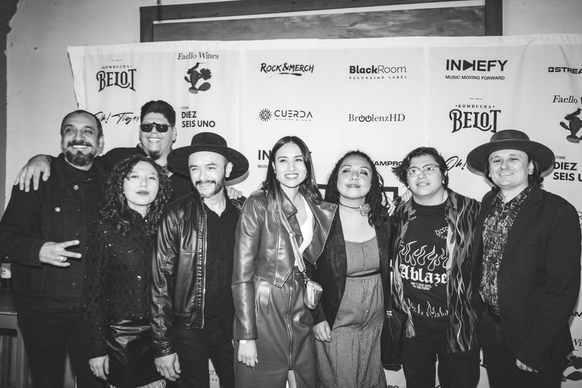 " @cien_mex  ha dedicado esfuerzos para recopilar las contribuciones musicales de jaliscienses, con el claro objetivo de promover y celebrar la grandeza de la escena musical del estado"... 👏

Nota del evento: resonanteradio.com/?p=26899v 📱

#WeAreResonantes ⚡️