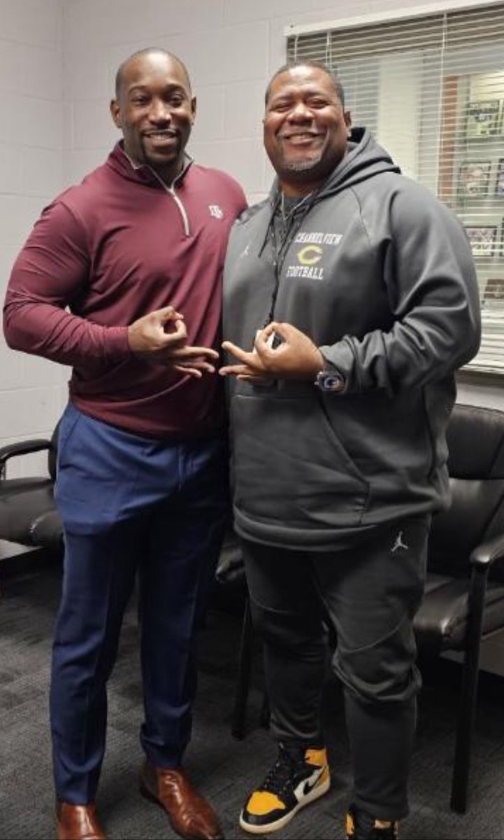 I want to thank my frat @CoachIsh_ and @TAMU for coming by @CHSFalcons_FB to speak with us about our student athletes. It’s great to talk football and life with a real one. @ChannelviewISD @falconsofchs #nupes #recruitchannelview🔵🟡