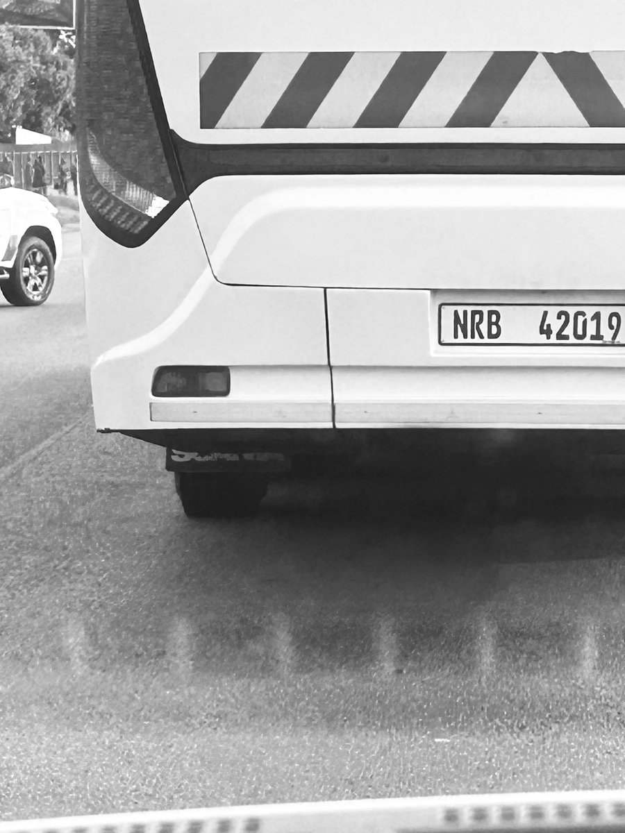 WinileK's tweet photo. Intercity Bus driver ran away from scene after colliding into a Red Opel Corsa just before Early Bird offramp. #Intercape #intercity @InterCityKSA @IntercapeBus https://t.co/1jY8kZMT4w