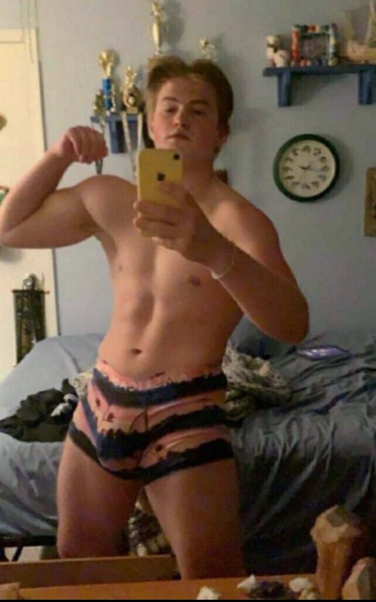 ssslayqueen's tweet photo. Kit connor bulge big dick real #LEAKED https://t.co/T1vIrDRwnq