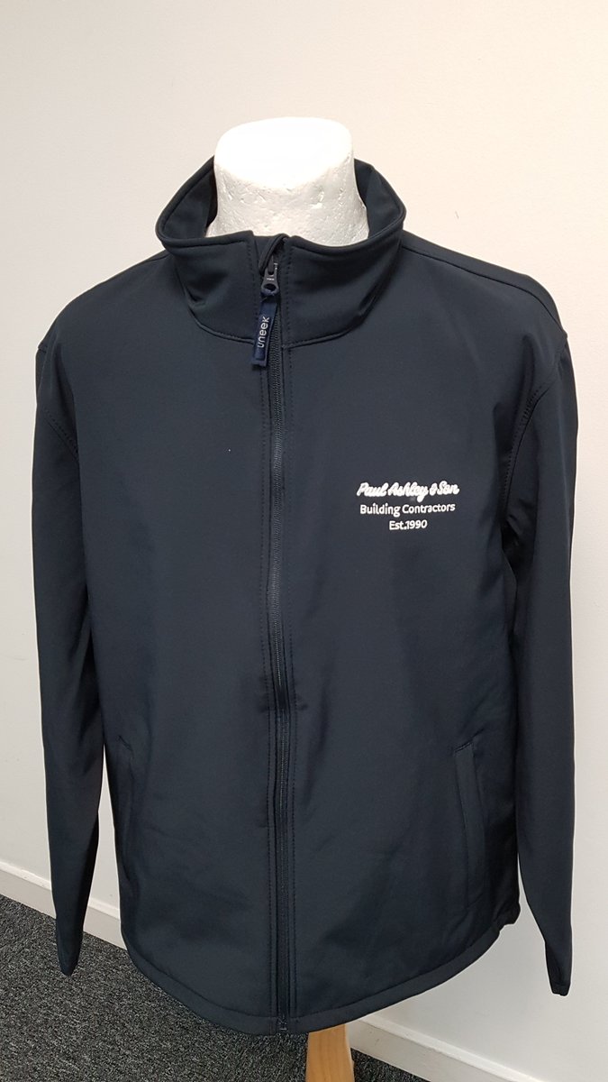 Choice_workwear's tweet photo. Brrr 🥶🥶 It's a bit chilly out there, so what a great way to keep warm &amp; toasty, layering up with a polo, fleece &amp; softshell jacket. We can supply a wide range of work wear &amp; PPE to suit your company requirements, just like we have for Paul Ashley &amp; Son Building Contractors. https://t.co/osS8hlKGzO