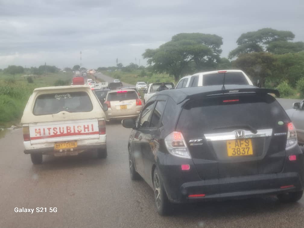 The badly potholed stretch of Seke Road near Chikwanha Shopping Centre is causing congestion during peak hours. - 📷@KwayedzaZim