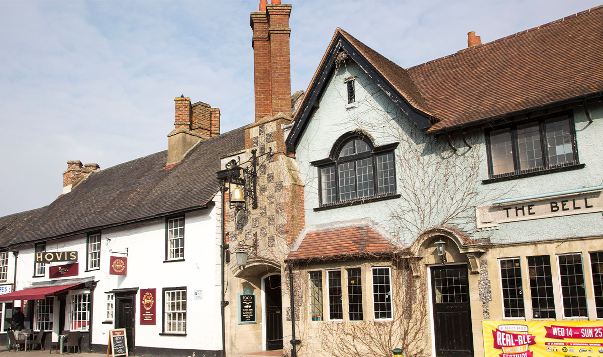 The pretty little town that's the UK's oldest and holds 'vital clues' about Stonehenge express.co.uk/news/uk/185595…