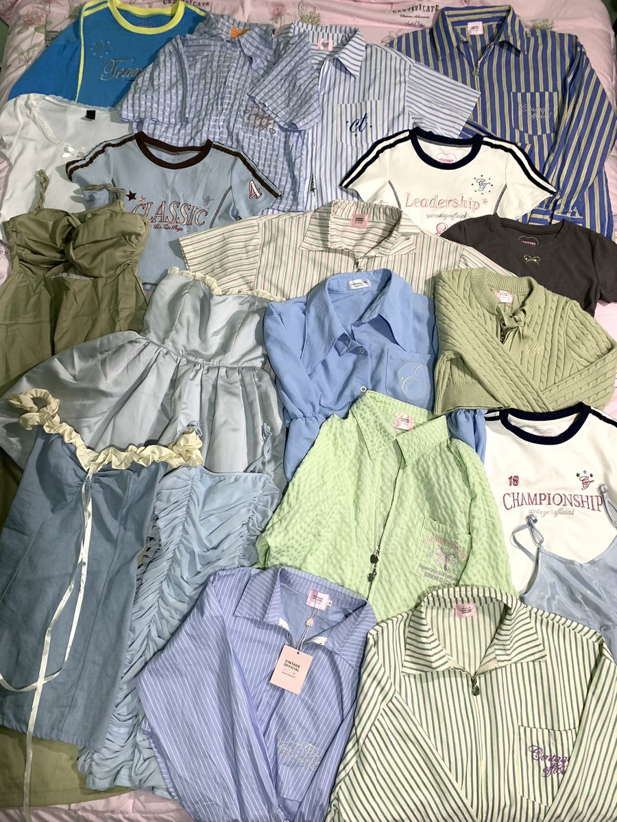 fnn2406's tweet photo. ส่งต่อเสื้อผ้าคับ ⛱️🥤🎀 

ลงวันเสาร์ 19.30 น. 💌

  𓊔 รี+ปัก+ฟอล ลด 5 b.𓊔
 ค่าส่งเหมา 40 b. 

#ส่งต่อ #ส่งต่อเสื้อผ้า #ส่งต่อเสื้อผ้ามือสอง #ส่งต่อเสื้อผ้ามือ2 #เสื้อผ้ามือ2 #เสื้อผ้ามือสอง  #โล๊ะตู้ #โล๊ะตู้เสื้อผ้า #ส่งต่อกระเป๋า #ส่งต่อstylist #ส่งต่อcintage #cintageshop https://t.co/XF83WnRBxL