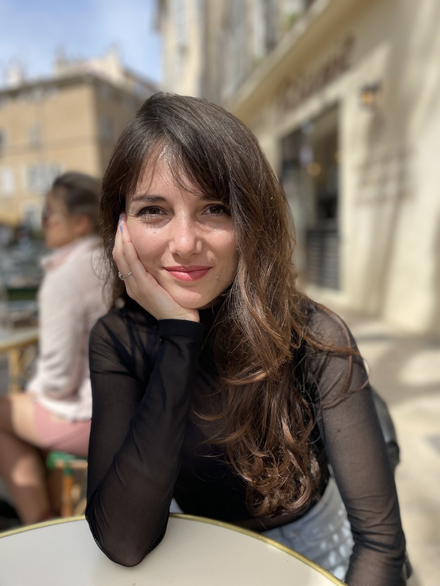 We are very happy to welcome @Evalisavives as a postdoctoral research thanks to a @MSCActions! Her project will explore the impact of mere presence of others on individuals’ moral preferences during conflictual moral dilemmas. Congrats!🥳 Find out more on moralsocialbrain.com/about/