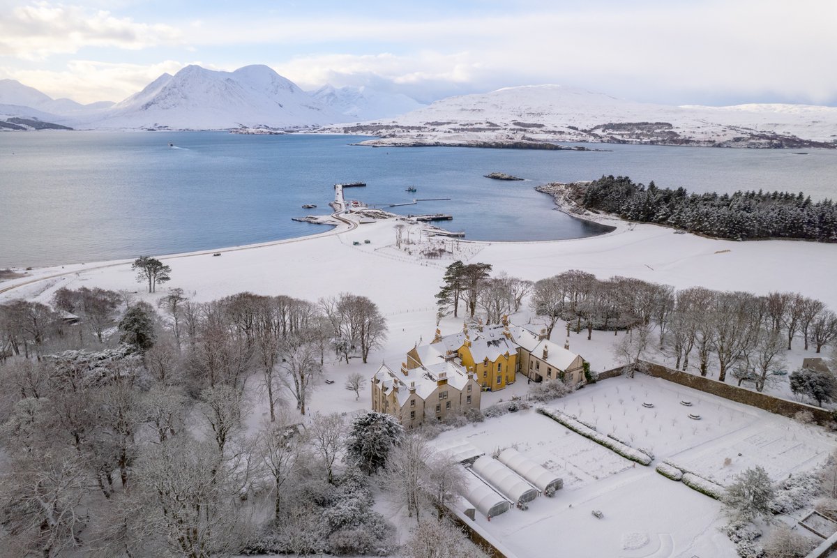 I'm jealous of anyone in Raasay House today enjoying that view!