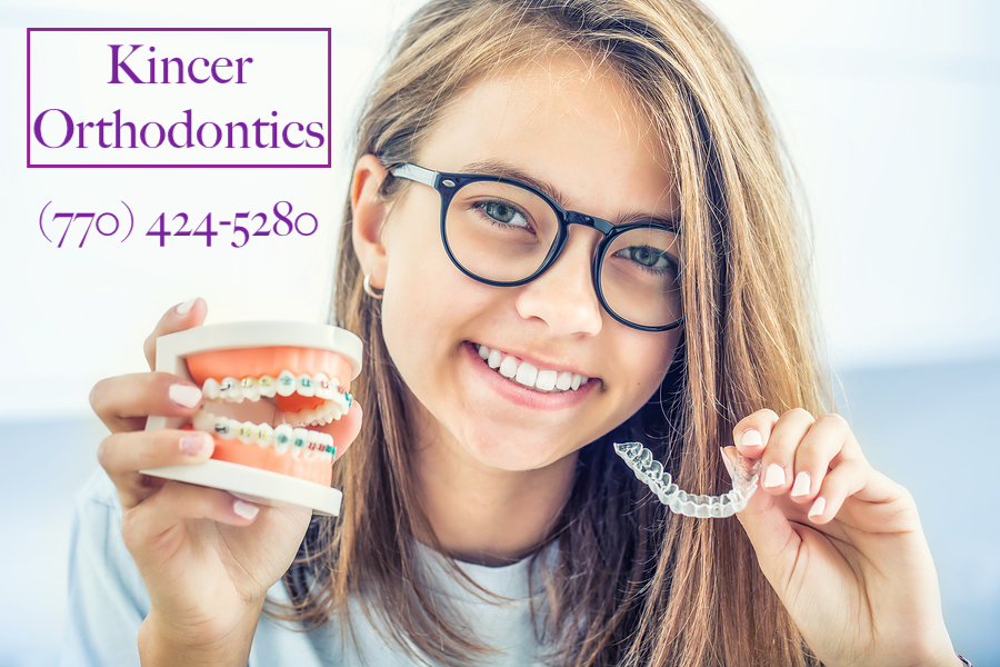 r_kincer's tweet image. #Retainers play a crucial role in maintaining that perfect smile after your braces come off. Custom-made appliances, designed to ‘retain’ or hold the position of your teeth, preventing them from shifting back to their original places.

#KincerOrthodontics #DrKincer #Braces