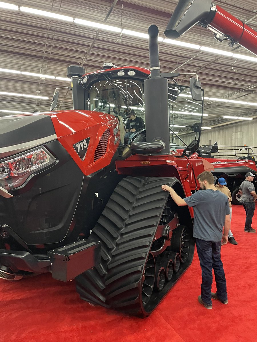Farmers, what does $1million buy you at AgDays?  8RX370, Case 715hp Quad track, X9 combine or …

25 DJI T40 Spray drones capable of spraying 1000 ac/hr <a href="/greenaerotech/">Green Aero Tech</a>