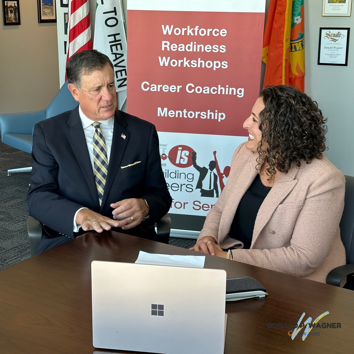 Today, I was proud to present a $500,000 grant to Bonni Pomush, the CEO of @workingwardrobe, for its Rebuilding Careers program.

Thank you Working Wardrobes for assisting over 125,000 OC jobseekers find stable employment.