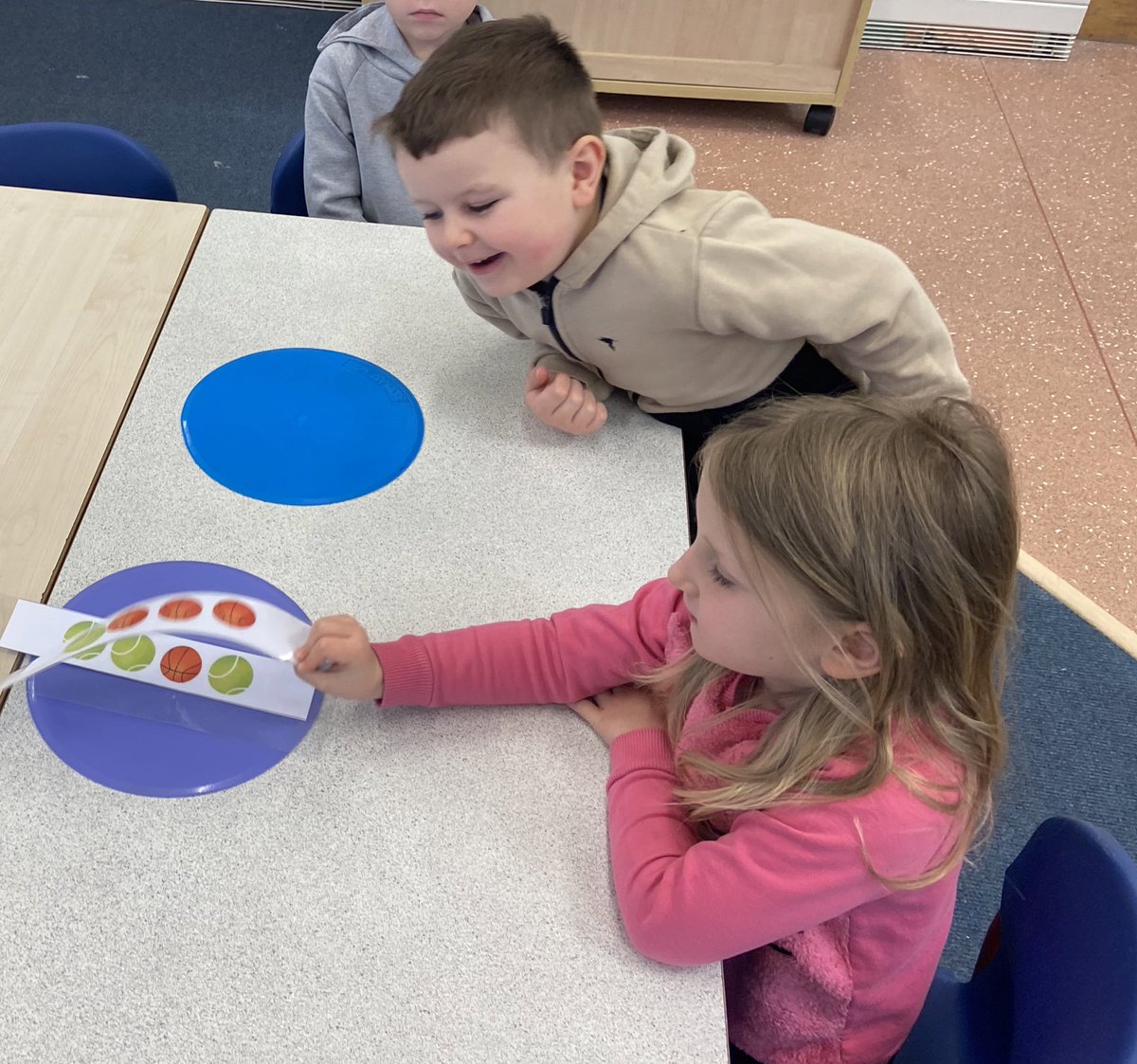 Despite having to adapt and stay indoors due to the icy weather our year 1 children enjoyed an active maths session based on fractions this week, lots of teamwork along with fantastic reasoning and explanations!👏🏼@mrscpearce